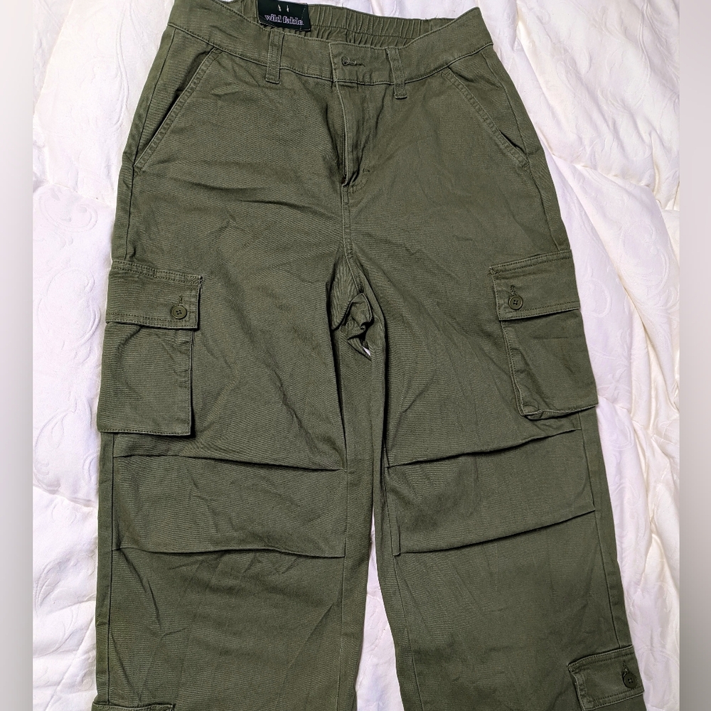 Wild Fable Women's Mid-Rise Cargo Baggy Jeans Size S/31" Inseam NWT